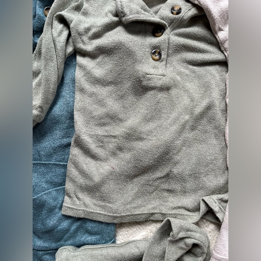5 Piece Bundle - Lou Lou & Company Sweater Sets - Picture 5 of 9